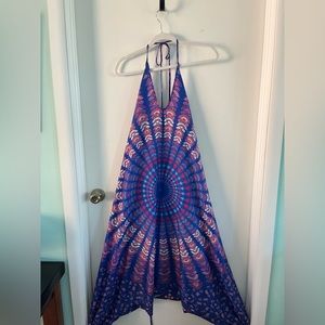 One size and not sure of the brand. The color is blue, pink, and white